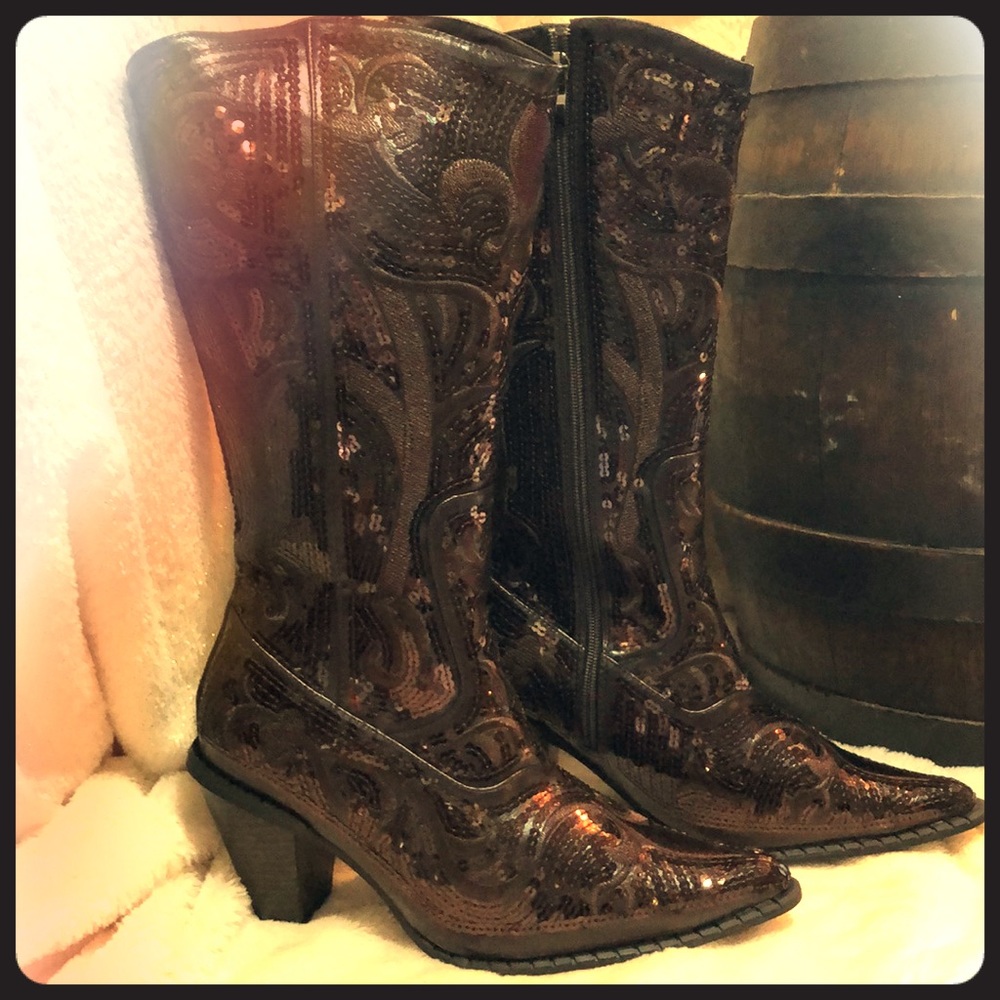 Beautiful chocolate brown sequined Cowgirl Boots💞